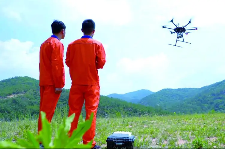 鹰手营子矿无人机倾斜摄影巡检拍摄